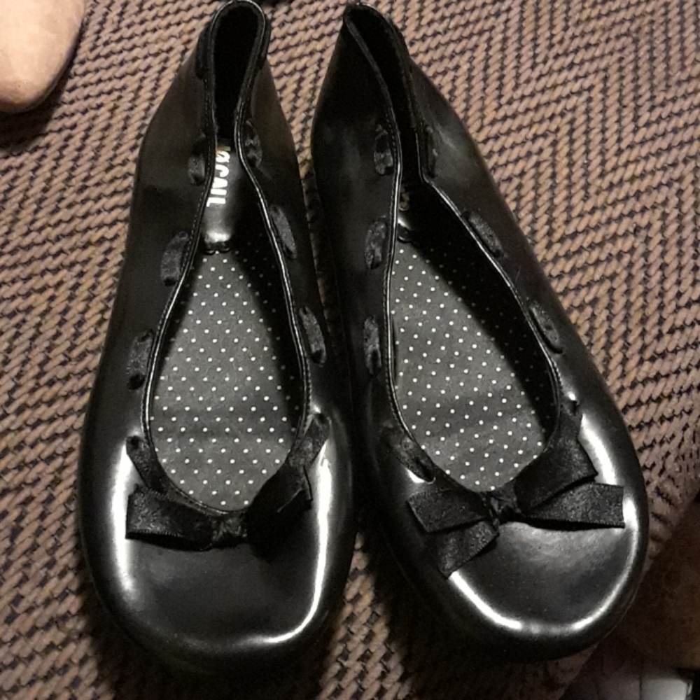 Flats - Picture 4 of 8